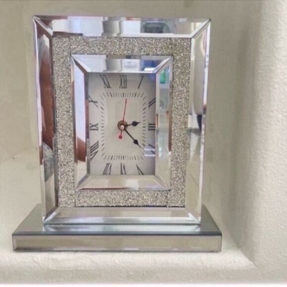 Clock Hollywood Glam Crystal Crush Diamond Mirrored 11.5” Tall 10” Base Quartz - Picture 10 of 14